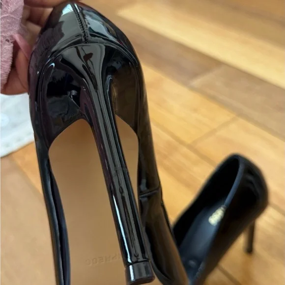 Express Black Glossy Heels - Picture 4 of 4